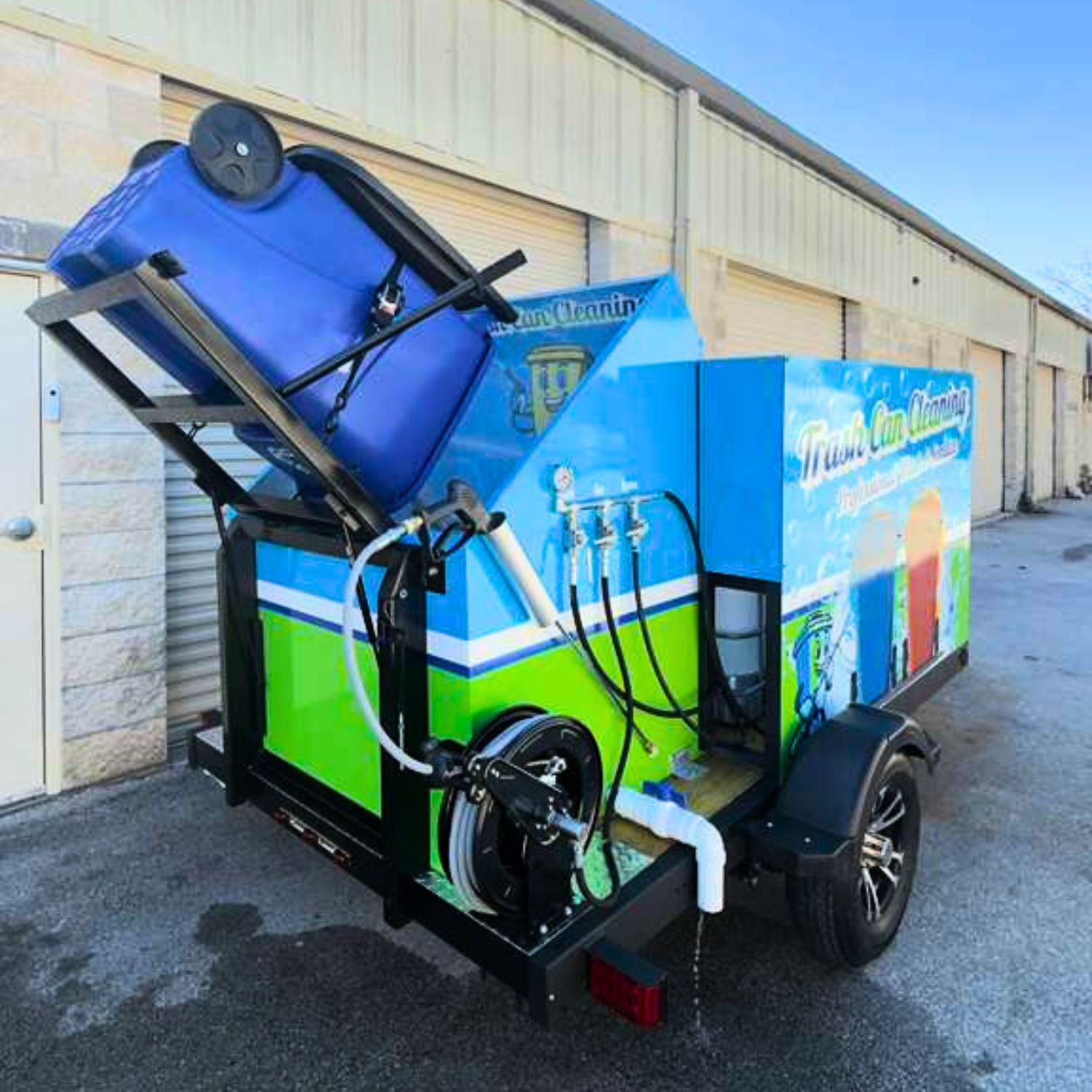 Single cold trash bin cleaning trailer Florida setup